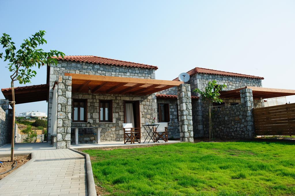 Alisahni Beachfront Villas คิโอตาริ ภายนอก รูปภาพ